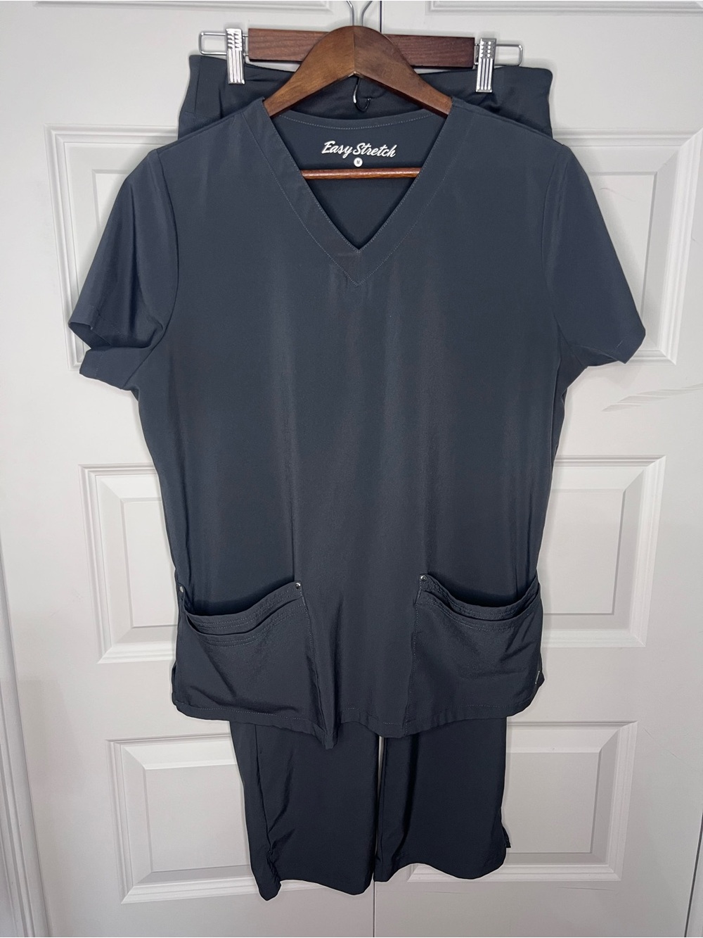 Easy Stretch Scrub Set Medium Petite Gray V-Neck Cargo Pants